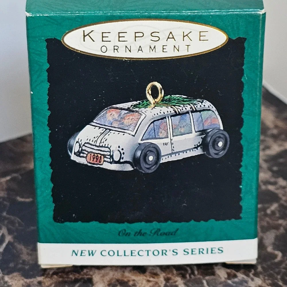 Hallmark Keepsake Ornament 1993 On the Road Station Wagon Pressed Tin QXM400-2